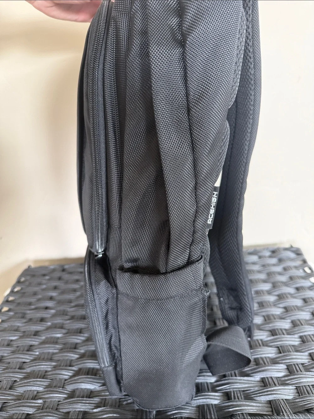 Attitude Unknown filevine black